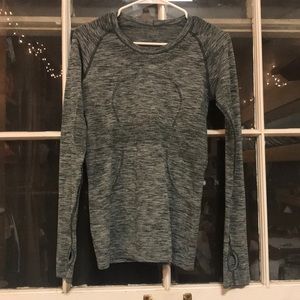 Lululemon swiftly tech green / gray top